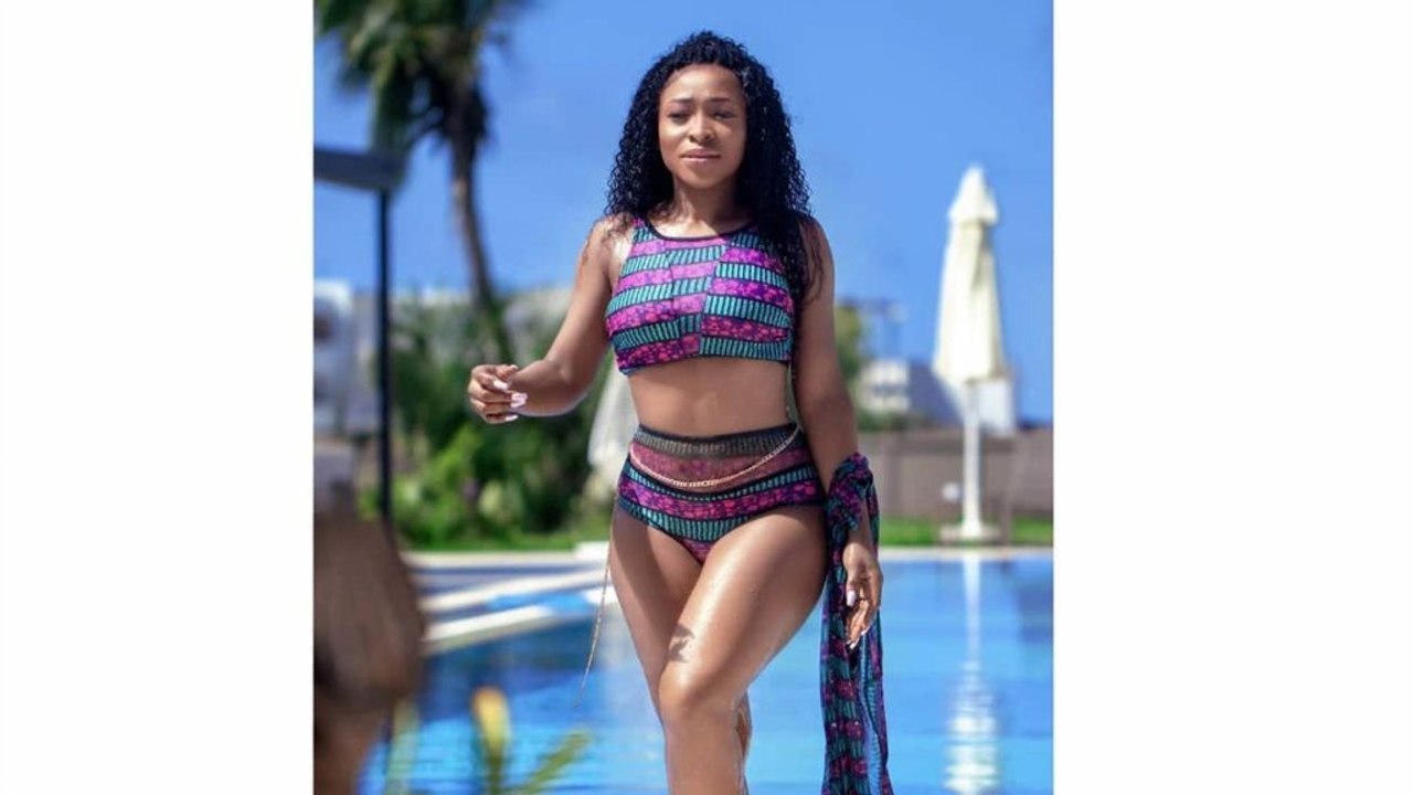 BÉNIN | SESSIMÈ CARTONNE LE PUBLIC BÉNINOIS