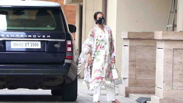 Malaika Arora इस अंदाज़ में पहुंची अपनी बहन Amrita Arora के घर; Watch video | FilmiBeat