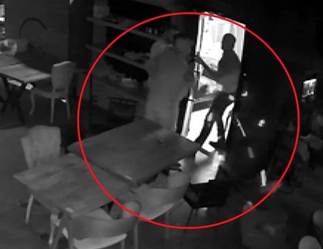 Son dakika haberleri... 1 kişinin öldüğü, 3 kişinin yaralandığı silahlı kavganın görüntüleri ortaya çıktı