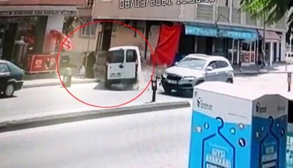 Anne ile çocuğun inanılmaz kurtuluşu kamerada