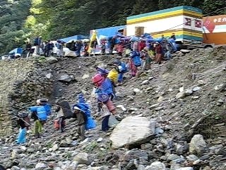 Porteurs tibétains à Zangmu