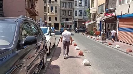 BEYOĞLU'NDA SİLAHLI KAVGA: 1 ÖLÜ, 2 YARALI