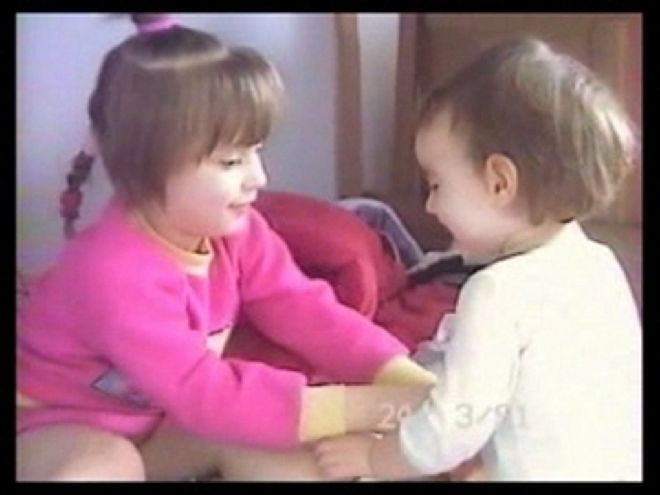 Céline reveille et joue avec mel