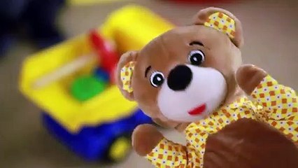 Teddy und der Spielzeuglaster - Wir bauen eine bunte Pyramide!