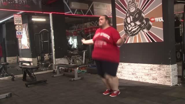 Kilo vermek için girdiği spor salonunda milyonlarca izlenmeye ulaştı