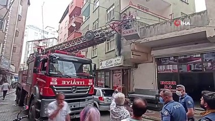 Evinin balkonunu temizlerken 5’inci kattan düşen genç yaralandı