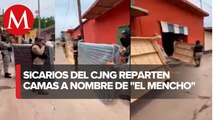 CJNG regala camas y despensas a gente pobre en Jalisco