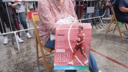 Familia y vecinos de Viveiro arropan a Adrián Ben a 10.481 kilómetros de distancia