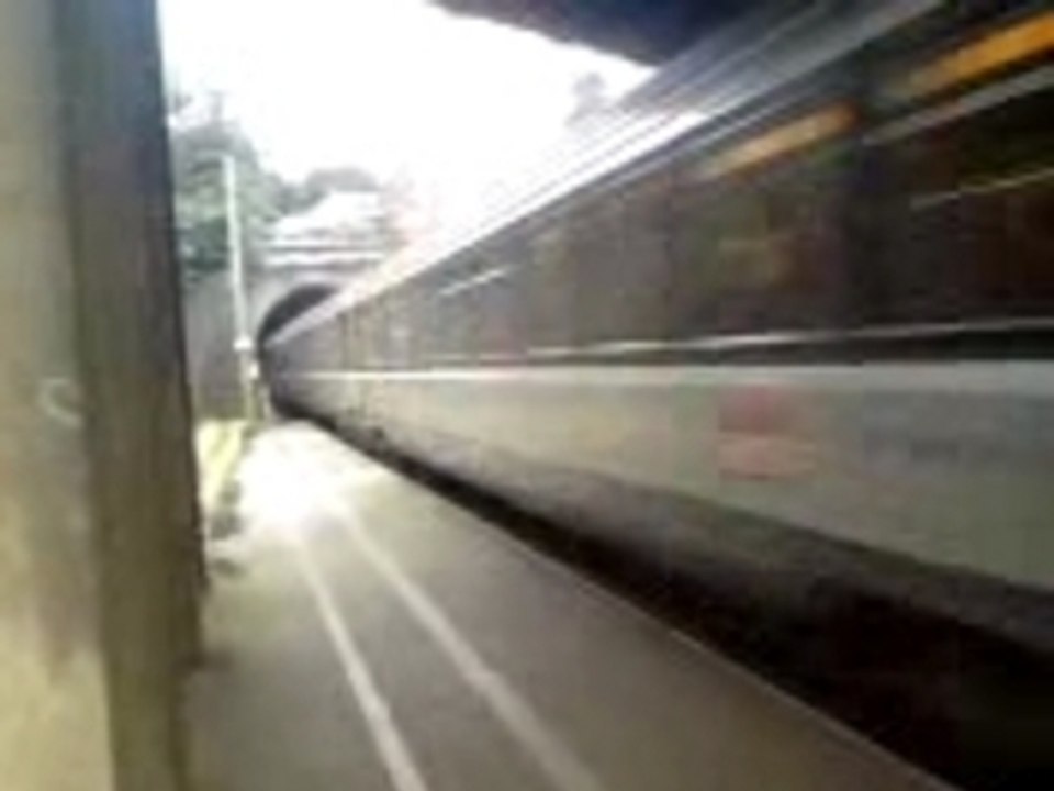 Passage d'une BB26000 en gare de Bernay