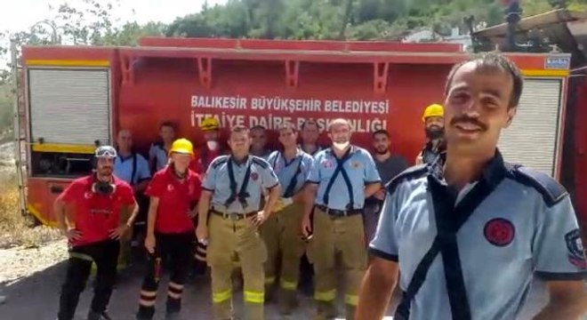 Ateş savaşçısından yüzlerce kilometre uzaktaki eşine videolu doğum günü sürprizi