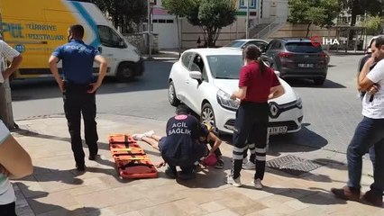 Son dakika haberleri! Yolun karşısına geçmek isterken otomobil çarptı, o anlar kameraya böyle yansıdı