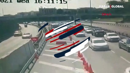 Avrasya Tüneli girişinde feci kaza! 3 otomobile çarptı, takla attı