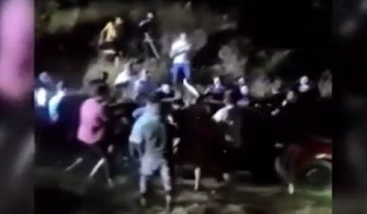 Kız kaçırmaya geldiler, kundakçı sanılıp linç edildiler