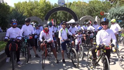 3. Van Gölü Bisiklet Festivali başladı