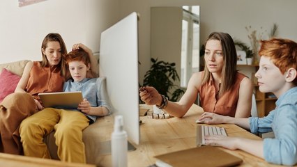 Gadget Tak Selalu Buruk untuk Anak, Ada Manfaatnya untuk Masa Depan