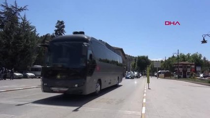 AKŞENER TÜRKİYE'DEKİ SIĞINMACILARA DÜŞMANLIK YAPMAK YANLIŞ