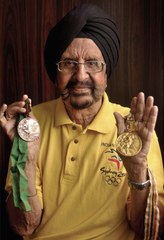 ৪১ বছর পর অলিম্পিক হকিতে পদক, উচ্ছ্বসিত সোনাজয়ী অলিম্পিয়ান গুরবক্স সিং | Oneindia Bengali