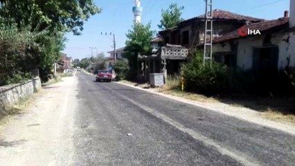 Sıcaklardan asfalt eridi