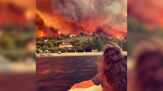 La Grèce lutte contre les flammes qui dévorent le pays