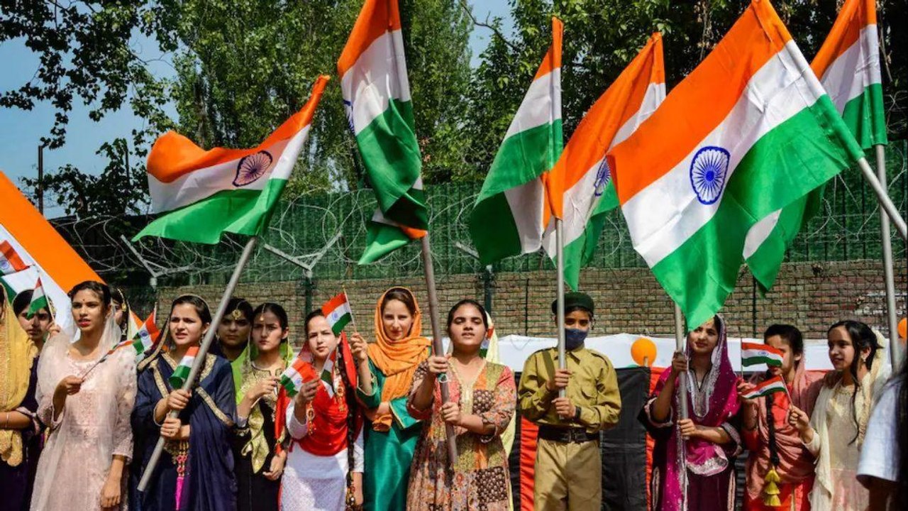 Know how much Kashmir's picture has changed in 2 years