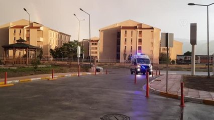 Yıldırım isabet eden 2 kişi yaralandı