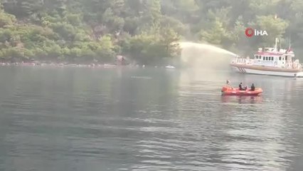 Son Dakika | Ulaştırma ve Altyapı Bakanlığı'na bağlı KGM, KIYEM ve HGM'den yüzlerce ekip yangın felaketinin ilk anlarından itibaren çalışmalarına aralıksız devam...