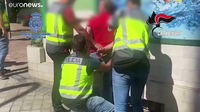 شاهد: لحظة إلقاء القبض على زعيم مافيا ندرانغيتا الإيطالية في إسبانيا