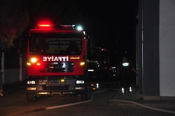 Son dakika haberleri... Manisa'da karton ambalaj fabrikasında korkutan yangın