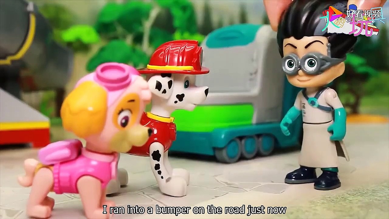 The big bad wolf was trapped in the fire, the barking team put out the fire, rescue the big bad wolf