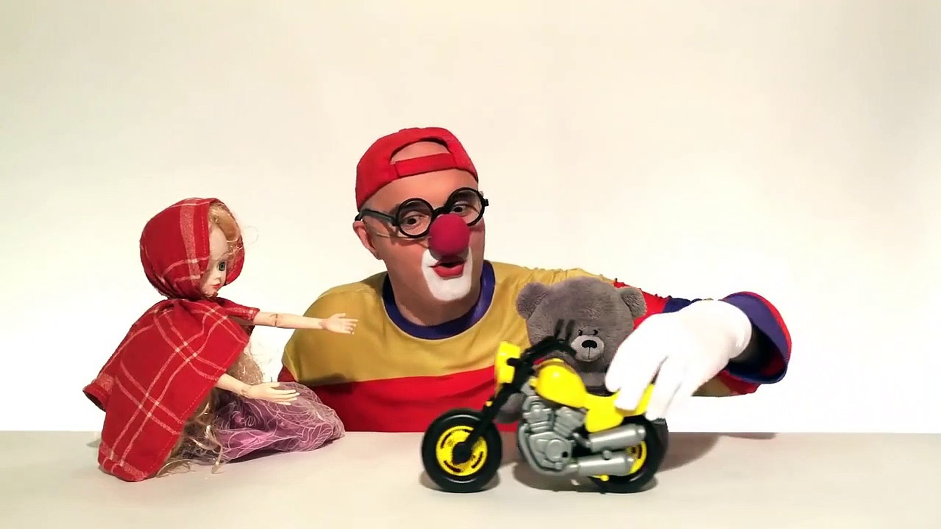 ⁣Dima der lustige Clown! - Englisch lernen mit Dima und Co.   Video für Kinder