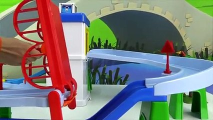 Disney Cars Toys! Oben und Unten   Lernen mit Spielzeugen