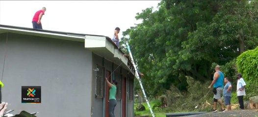 tn7-Vecinos-de-Birri-de-Heredia-reparan-sus-casas-luego-del-paso-del-torbellino-060821
