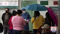 Pacientes de clínica del IMSS esperan horas para ser atendidos; director no niega