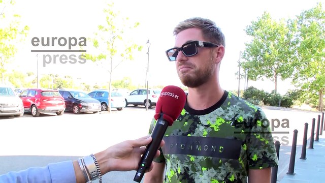 Tom Brusse habla sobre si le gustaría ir a la boda de Omar y Anabel Pantoja