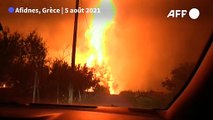 Des feux de forêt font rage au nord d'Athènes