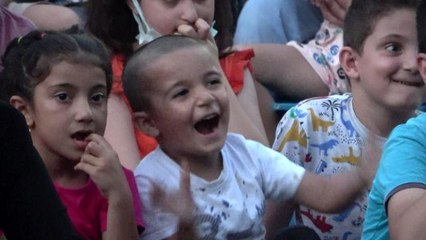 Pet şişe getirene tiyatro, dondurma, gazoz bedava