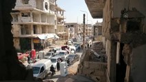 Esed rejimi, Suriye'nin Dera ilinde saldırdığı mahallelerdeki sivillerin yüzde 80'ini yerinden etti