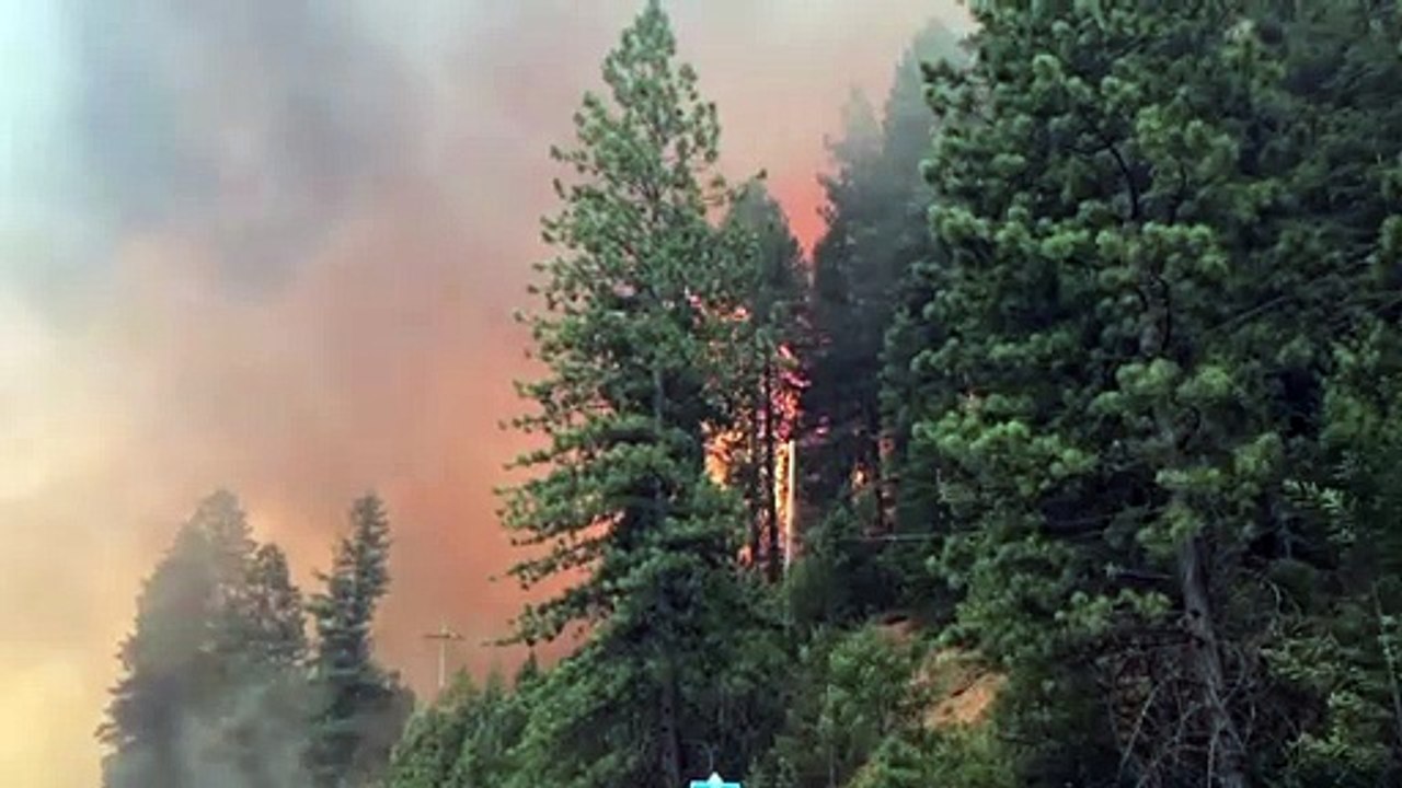 Erdőtűz pusztított el egy híres kaliforniai kisvárost