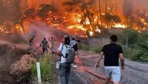 Milas'taki orman yangına karadan müdahale eden ekiplerin mücadelesi