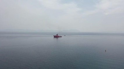 (DRONE) Türkiye'nin ilk acil müdahale gemisi Nene Hatun'dan orman yangınlarıyla mücadeleye destek (2)