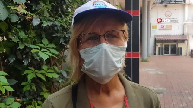 Alanya'da caretta carettalar denizle buluştu