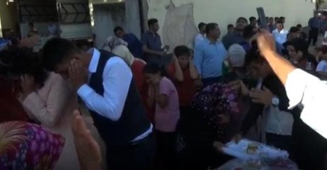 Önce yüzükleri taktı sonra magandalık yaptı...Silahlı maganda kamerada