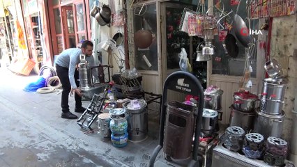 İlçe belediyesinden hizmet görmeyen çarşı esnafı dertlerine çare arıyor