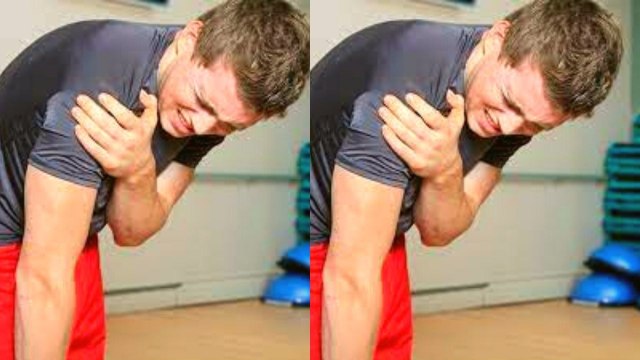 क्या आपका भी बार बार उतर जाता है कंधा ? | Shoulder Pain Remedies | Boldsky