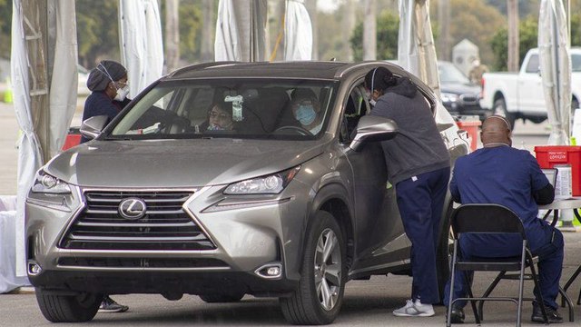 Miami-Dade amplía horarios en sitios de pruebas y vacunas COVID | El Diario en 90 segundos 6 de agosto