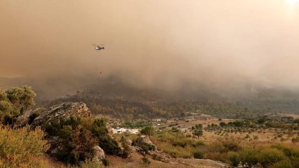 Metrelerce yükselen alevler geceyi aydınlattı