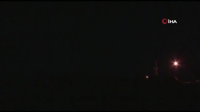 Meteoroloji uyardı, şimşekler geceyi aydınlattı