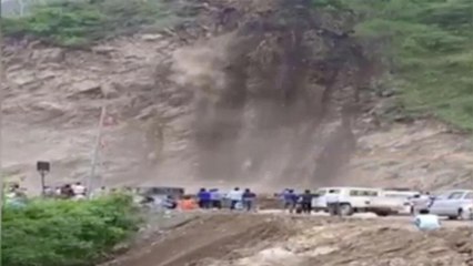 Download Video: landslides & flood causing havoc in these part of India