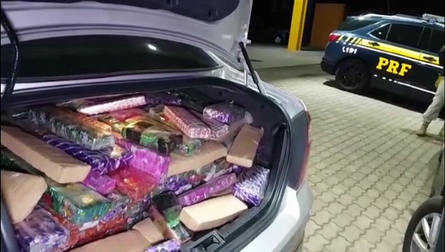 PRF detém motorista de Fusion e apreende maconha após abordagem na BR-277 em Cascavel