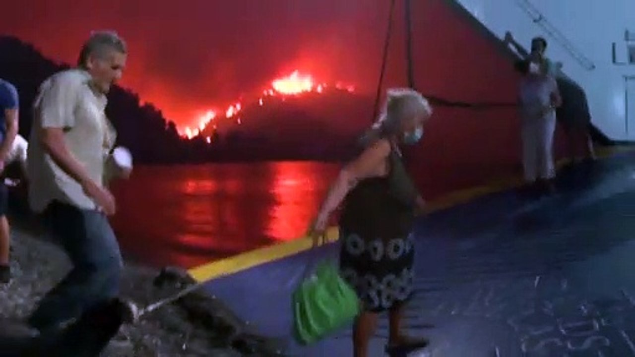 Evakuierungen über das Meer: Großbrände in Türkei und  Griechenland